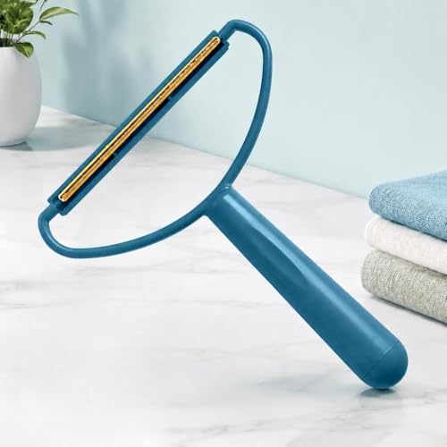 Dual Sided Pet Hair Remover Tool for Carpet, Sofa and Clothing, Reusable Dog & Cat Fur Remover with Ergonomic Handle, Lint and Debris Cleaner for Upholstery, Rug, Car Seat and Pet Bed Blue - color: Blue